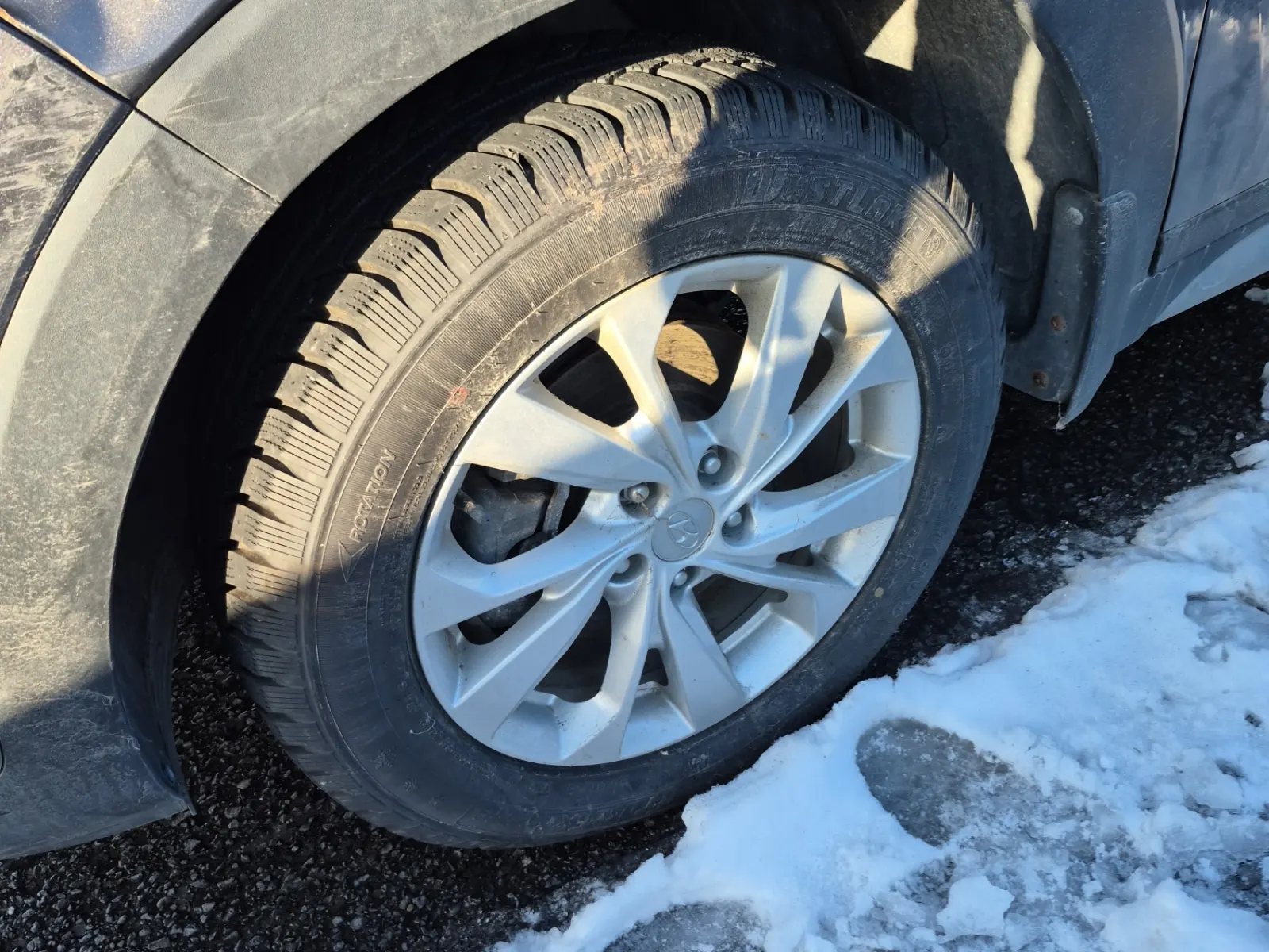Front driver wheel/tire photo