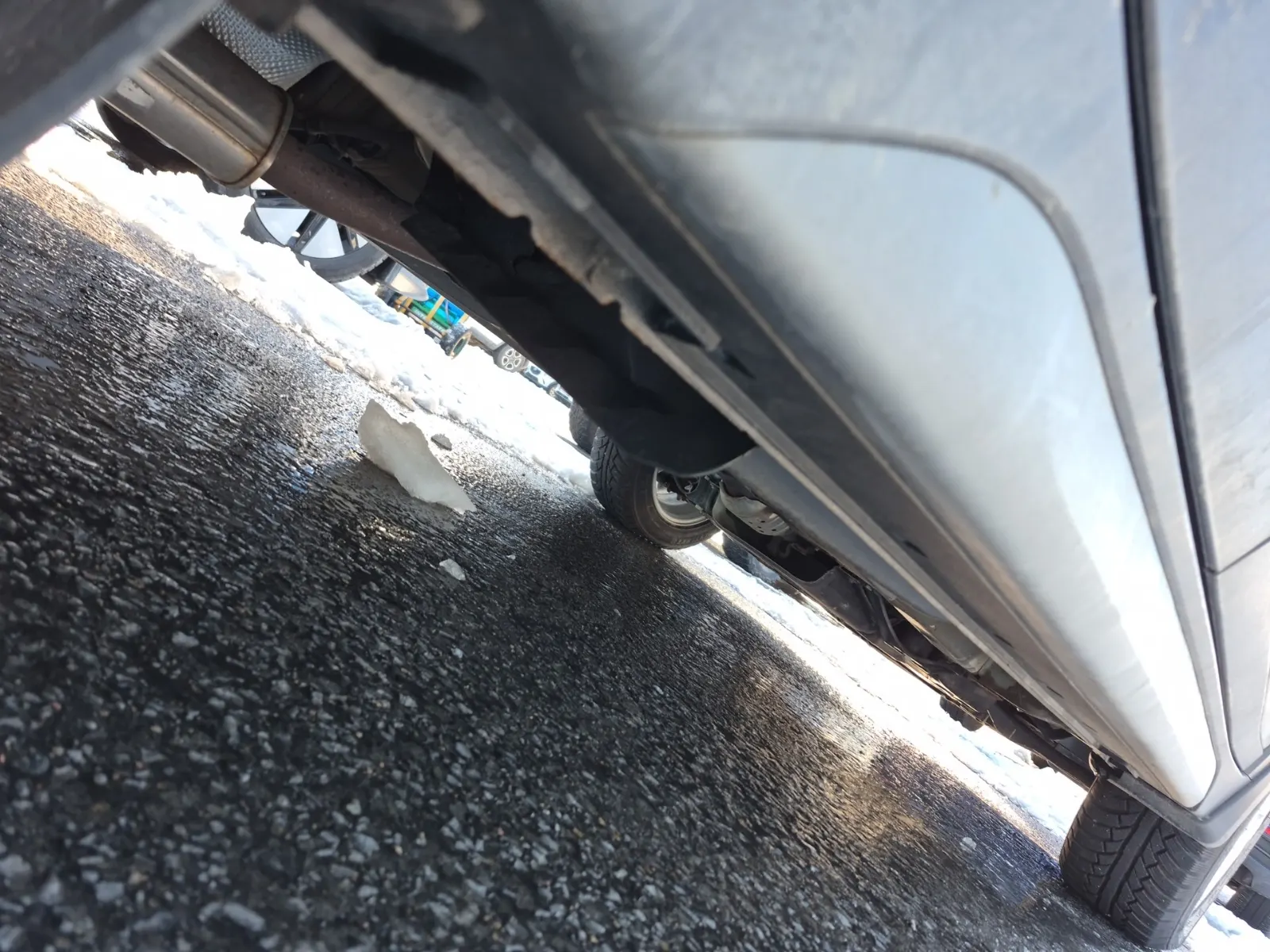 Undercarriage - Passenger Photo
