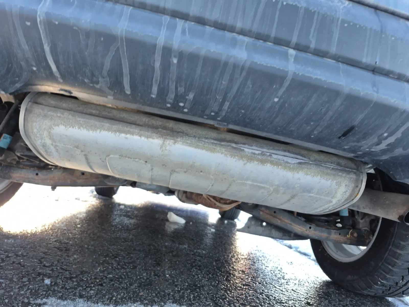 Undercarriage - Rear Photo