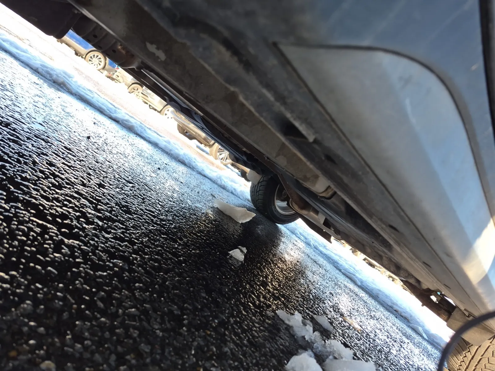 Undercarriage - Driver Photo