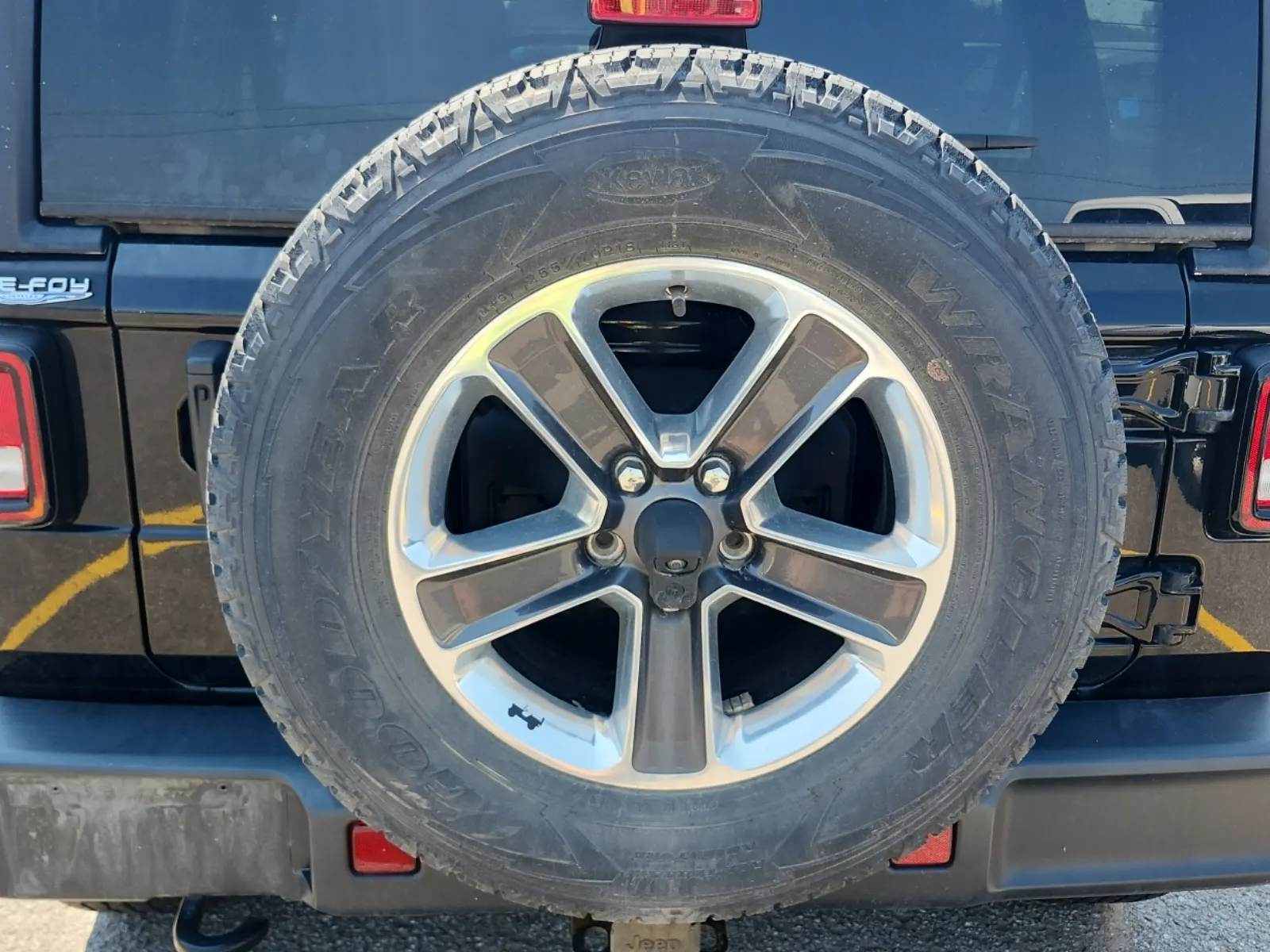 Spare Tire & Wheel Photo