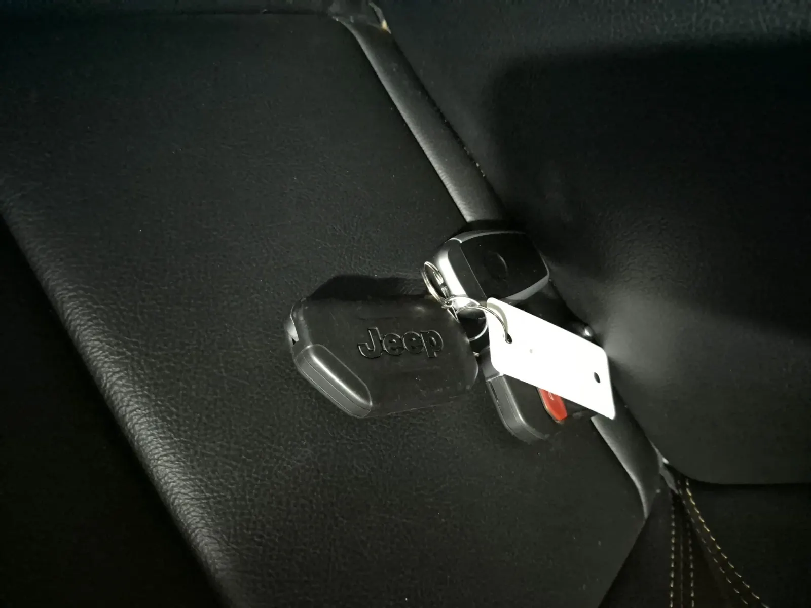 Keys/Fobs/Manual Photo