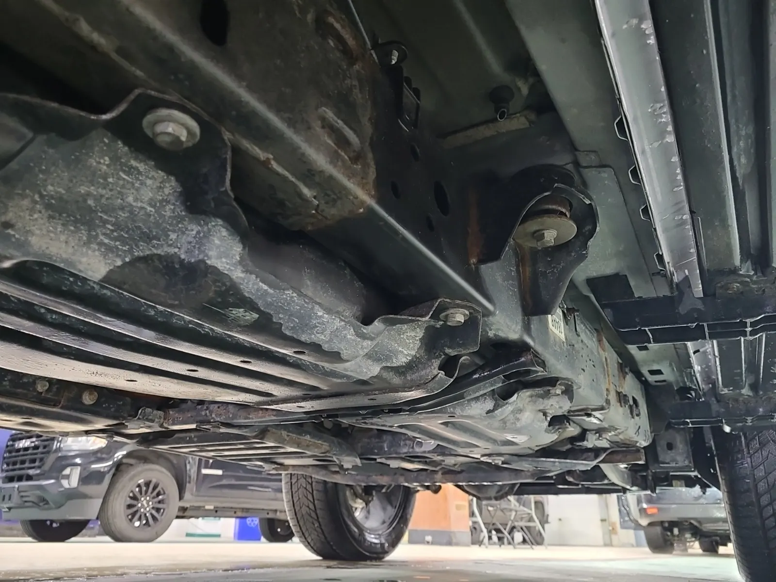 Undercarriage - Passenger Photo