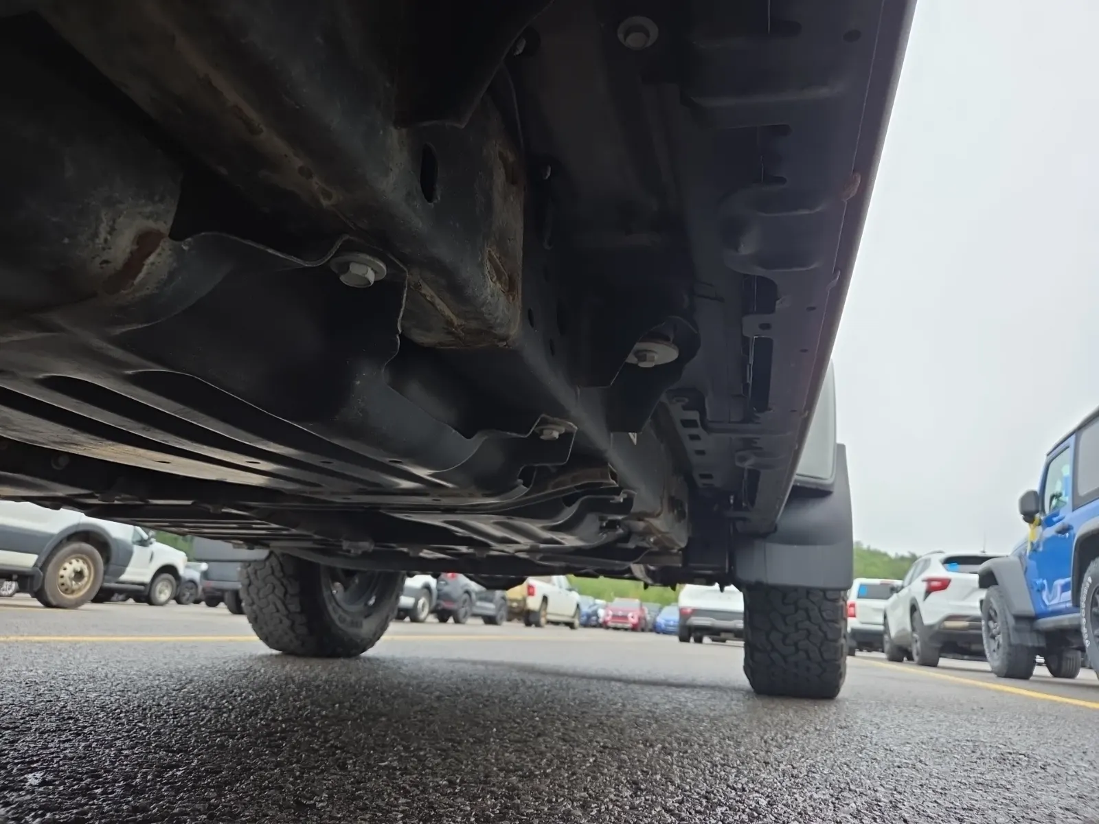 Undercarriage - Passenger Photo