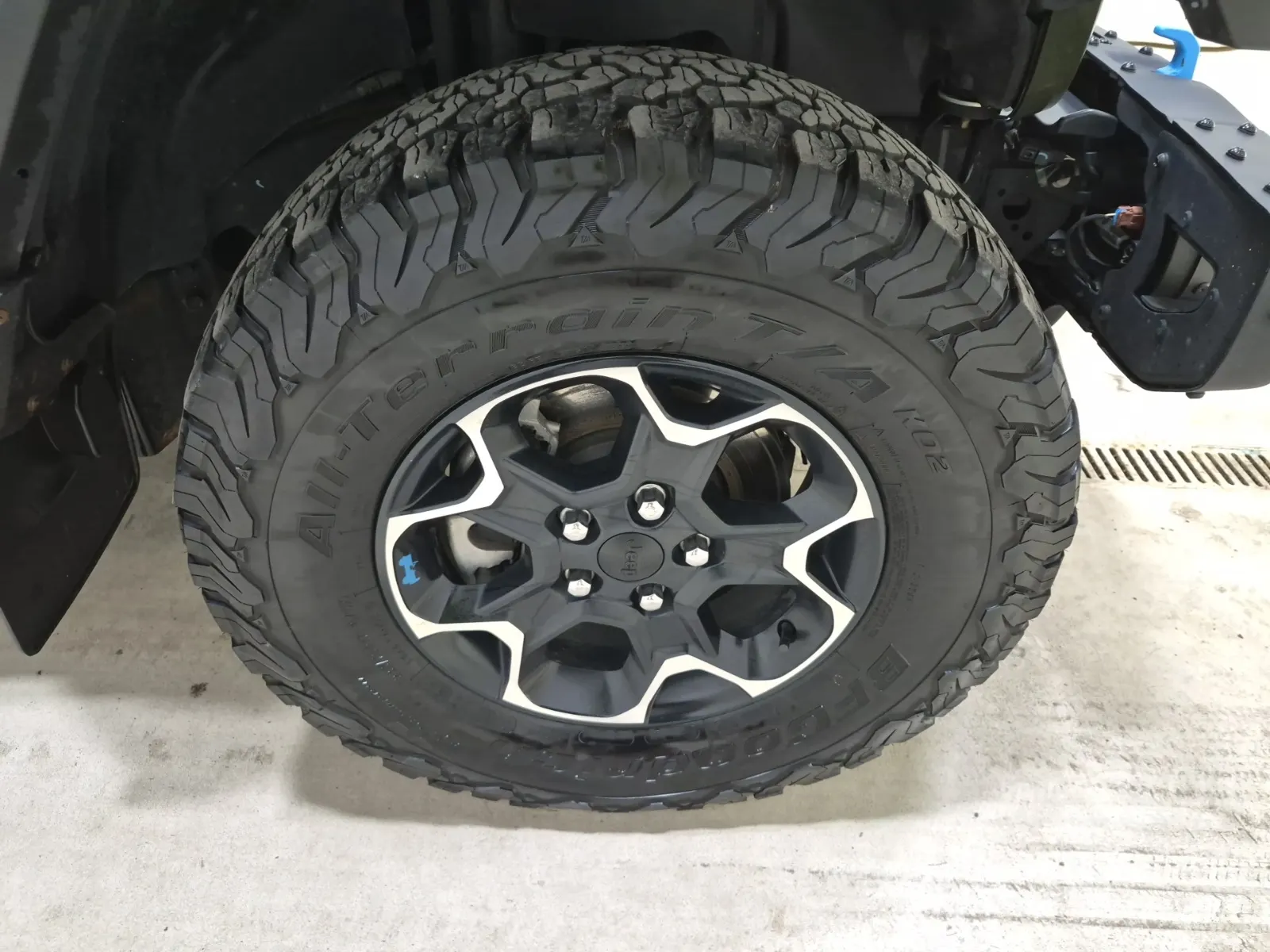 Right Front Wheel/Tire Photo