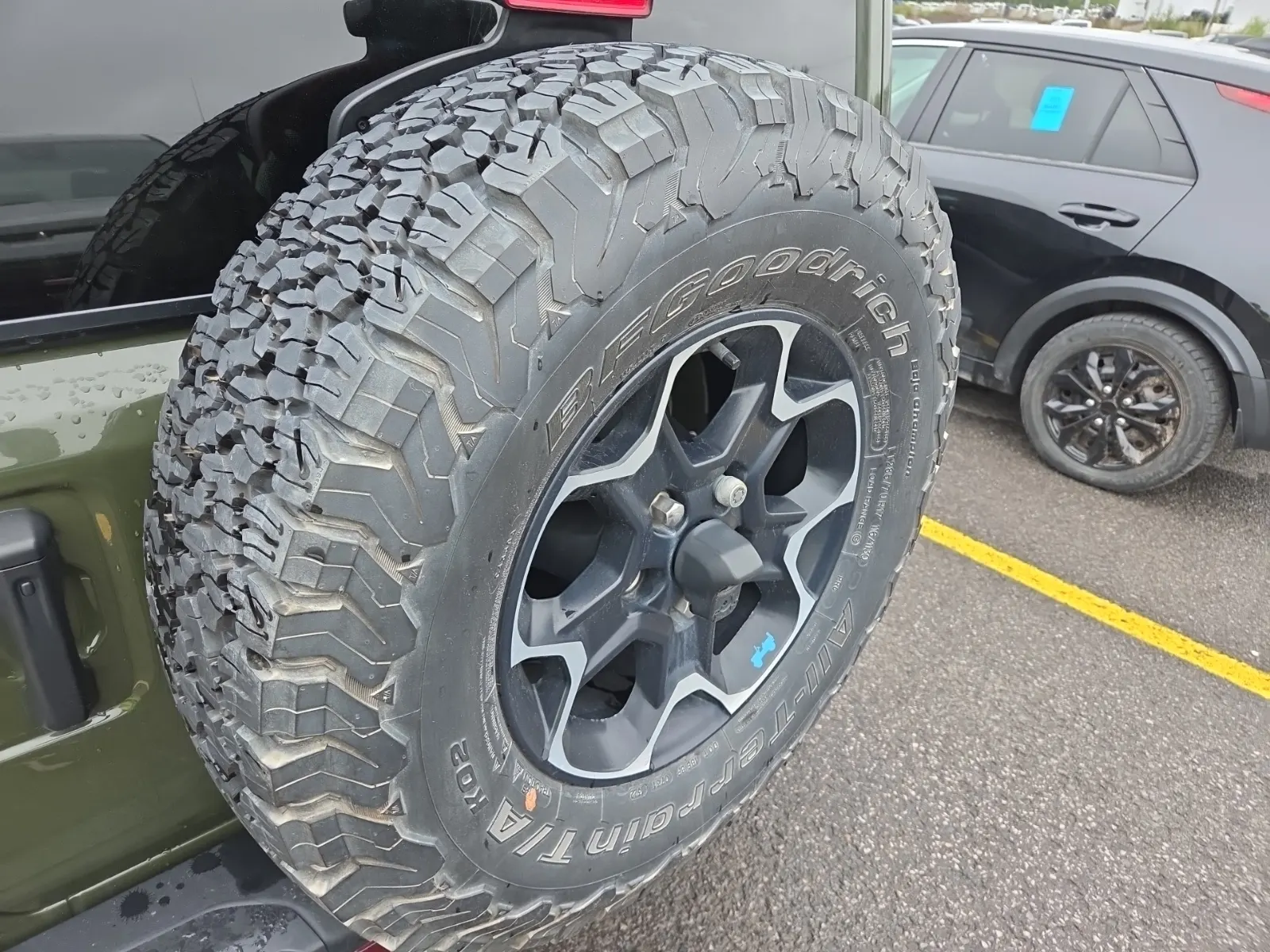 Spare Tire & Wheel Photo