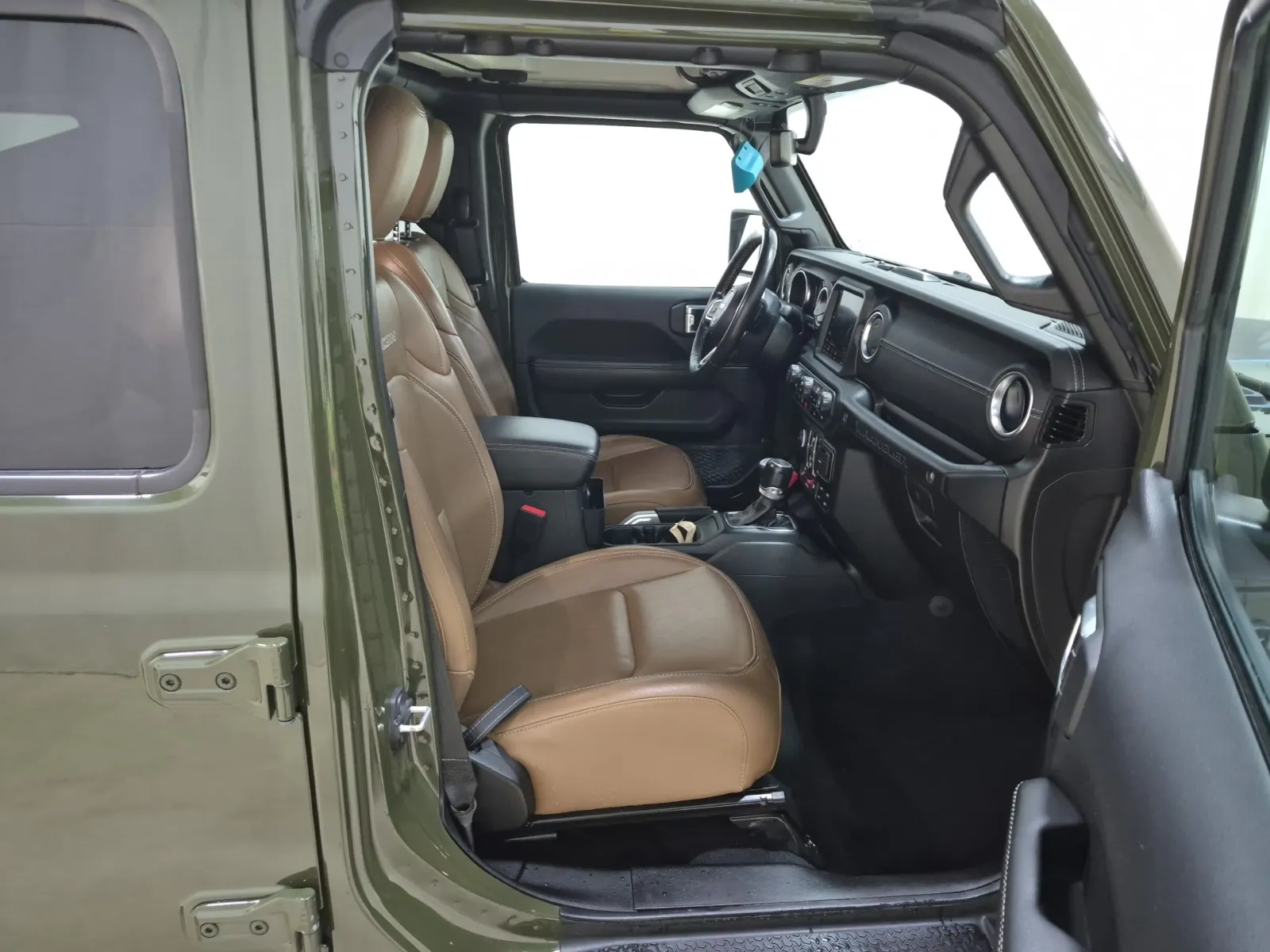 Right Side Interior Photo