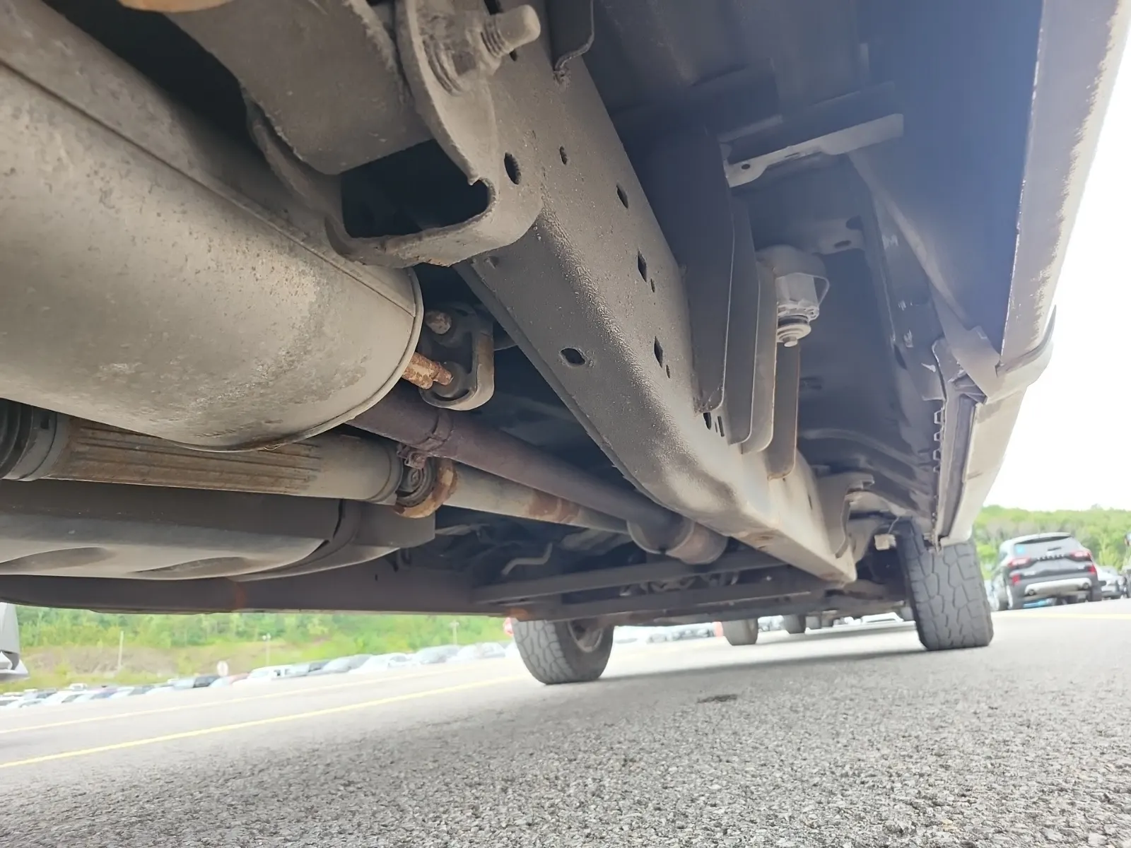 Undercarriage - Passenger Photo