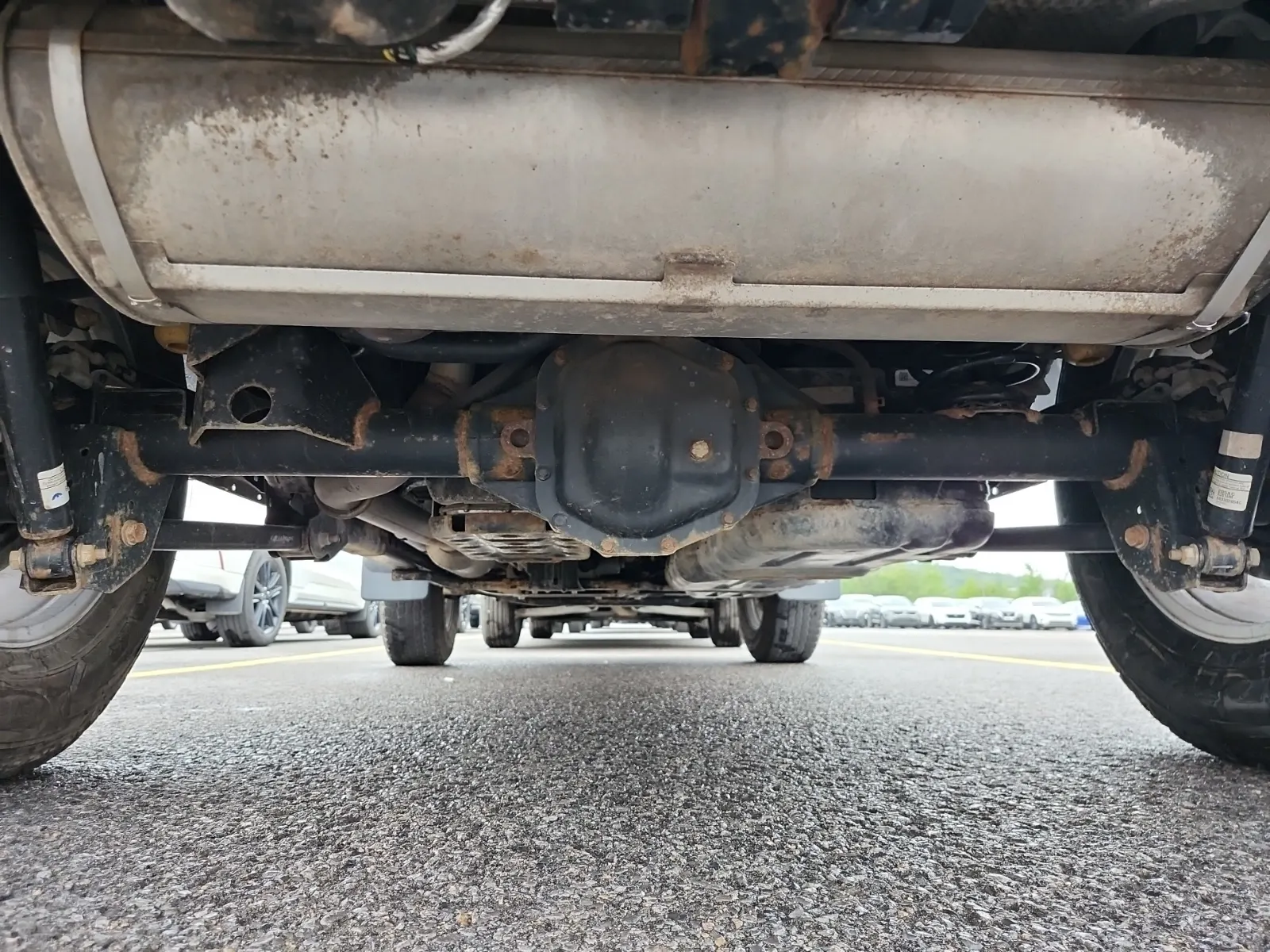 Undercarriage - Rear Photo