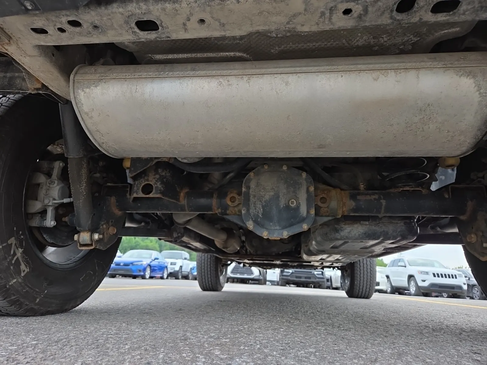 Undercarriage - Rear Photo
