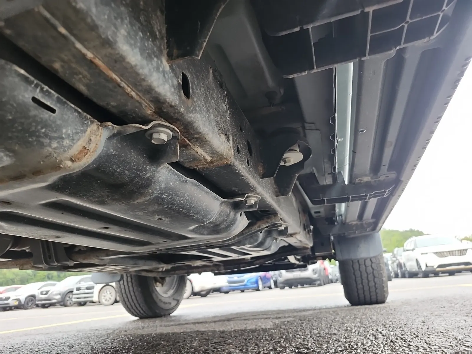 Undercarriage - Passenger Photo