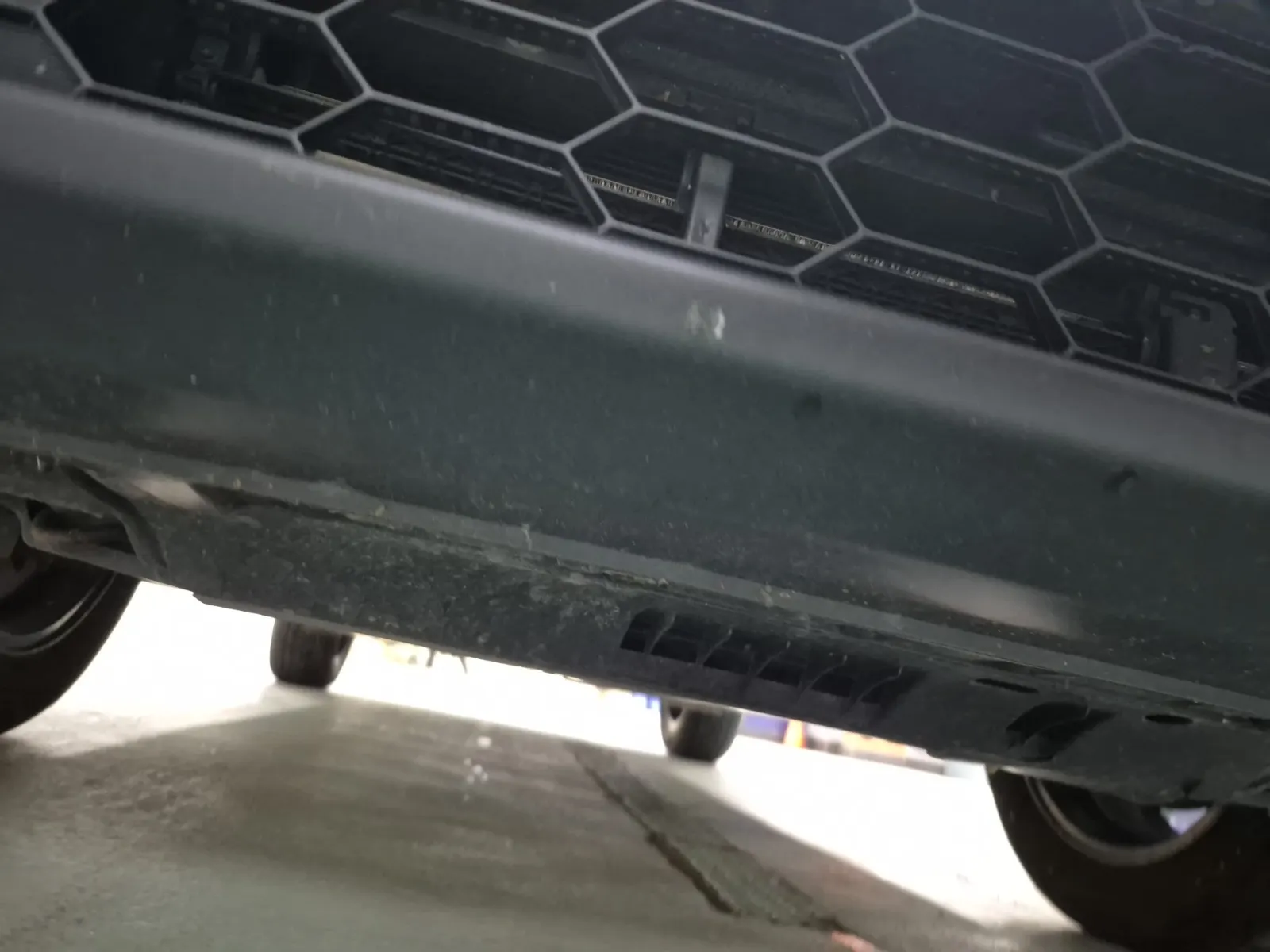 Undercarriage - Front Photo