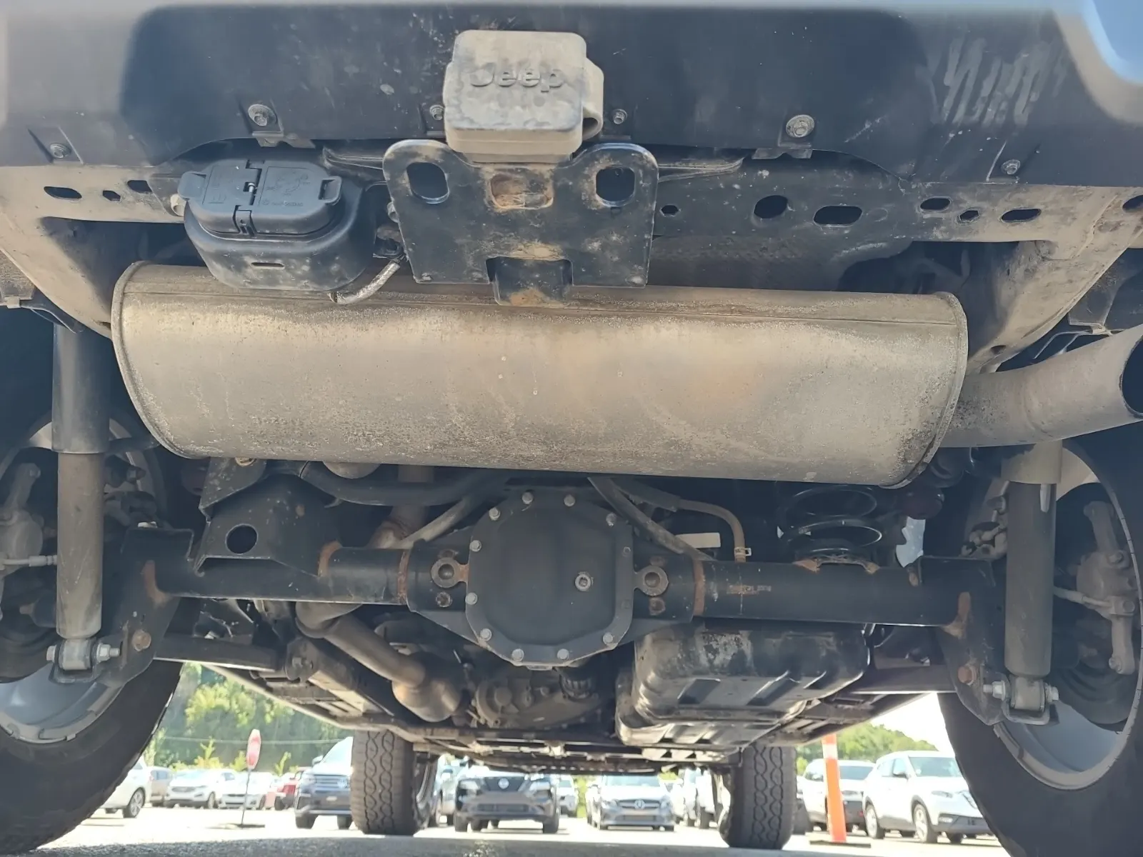 Undercarriage - Rear Photo