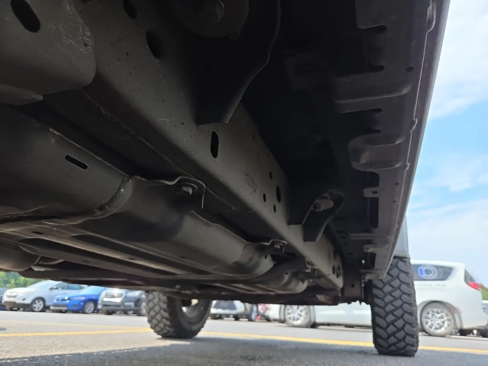 Undercarriage - Passenger Photo