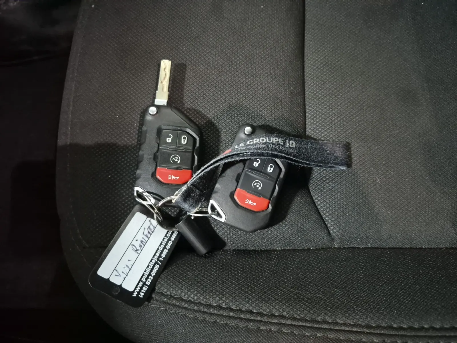 Keys/Fobs/Manual Photo