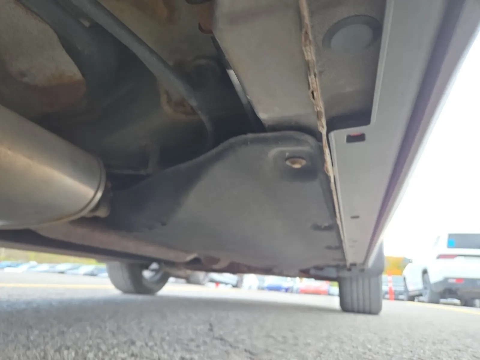 Undercarriage - Passenger Photo
