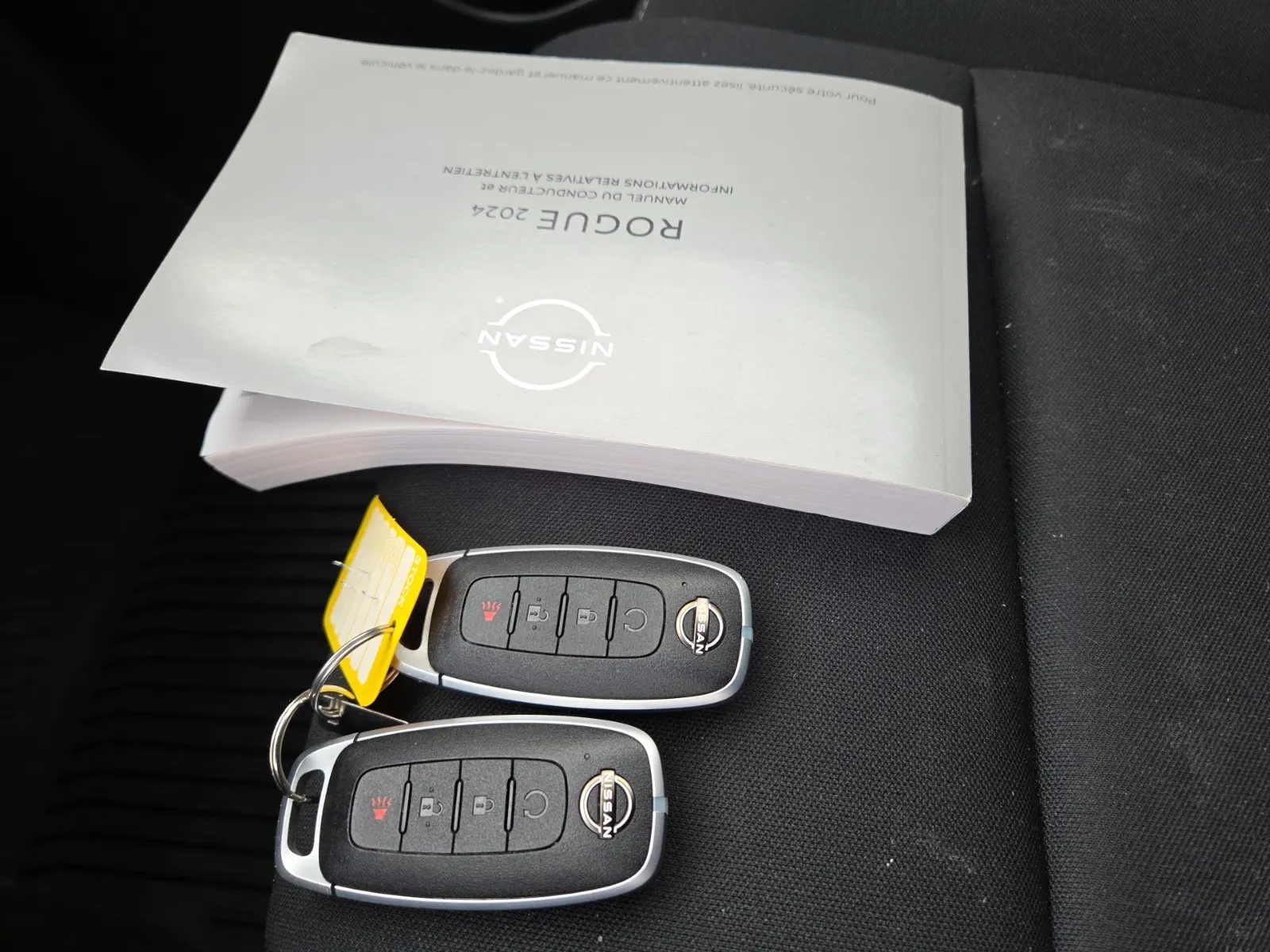 Keys/Fobs/Manual Photo