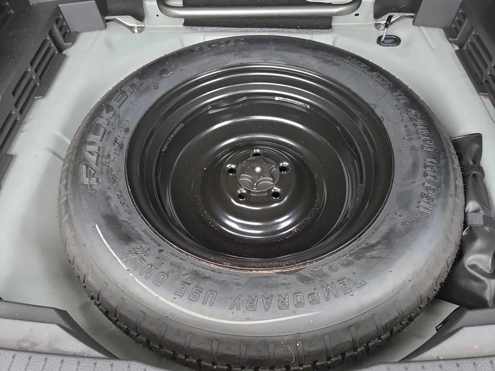 Spare Tire & Wheel Photo
