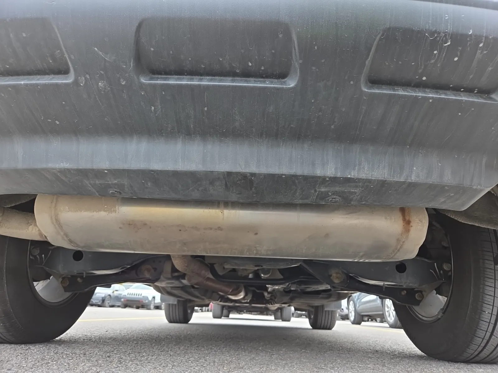 Undercarriage - Rear Photo