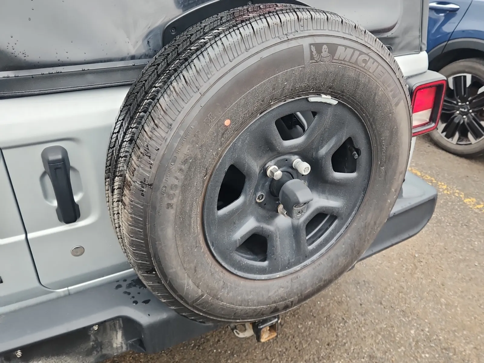 Spare Tire & Wheel Photo