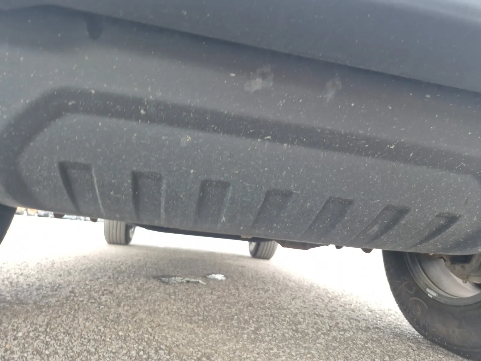 Undercarriage - Front Photo