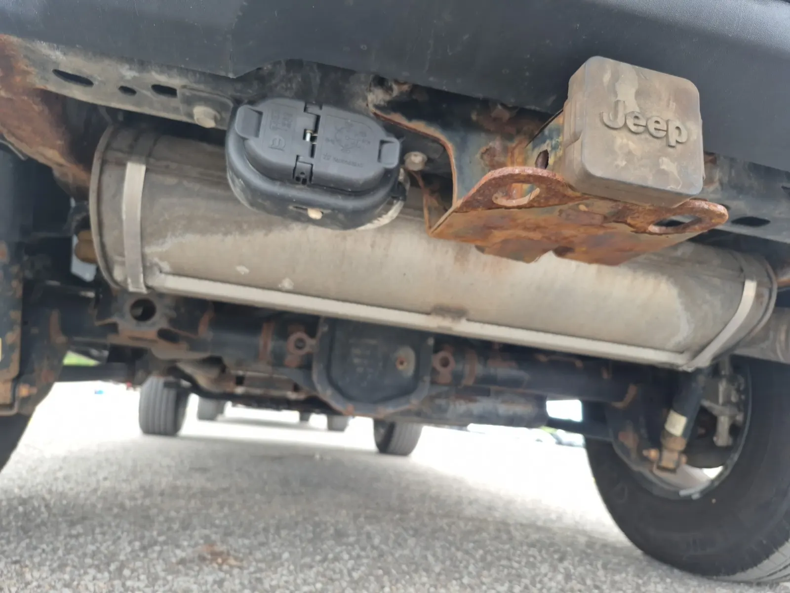 Undercarriage - Rear Photo