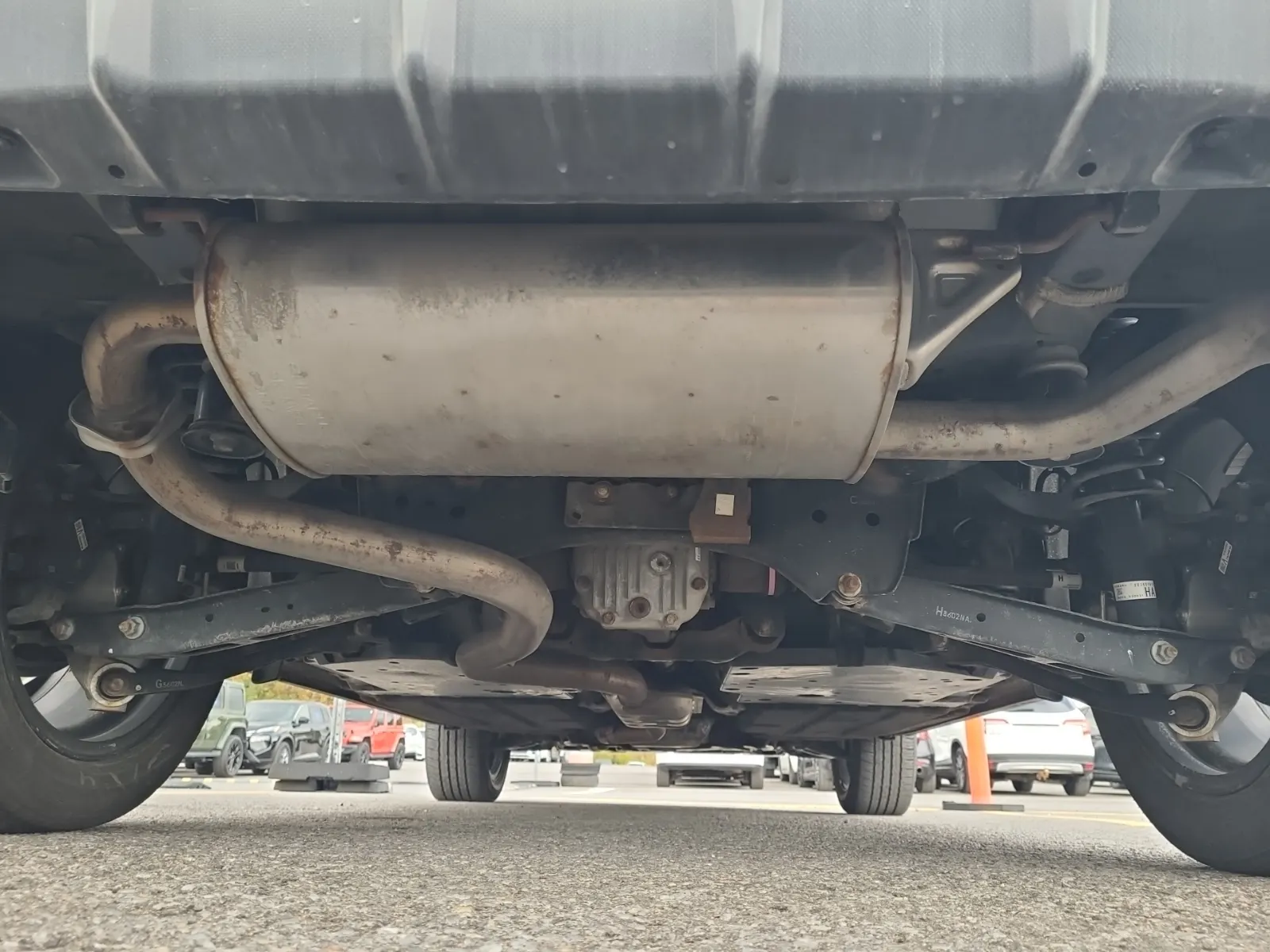 Undercarriage - Rear Photo
