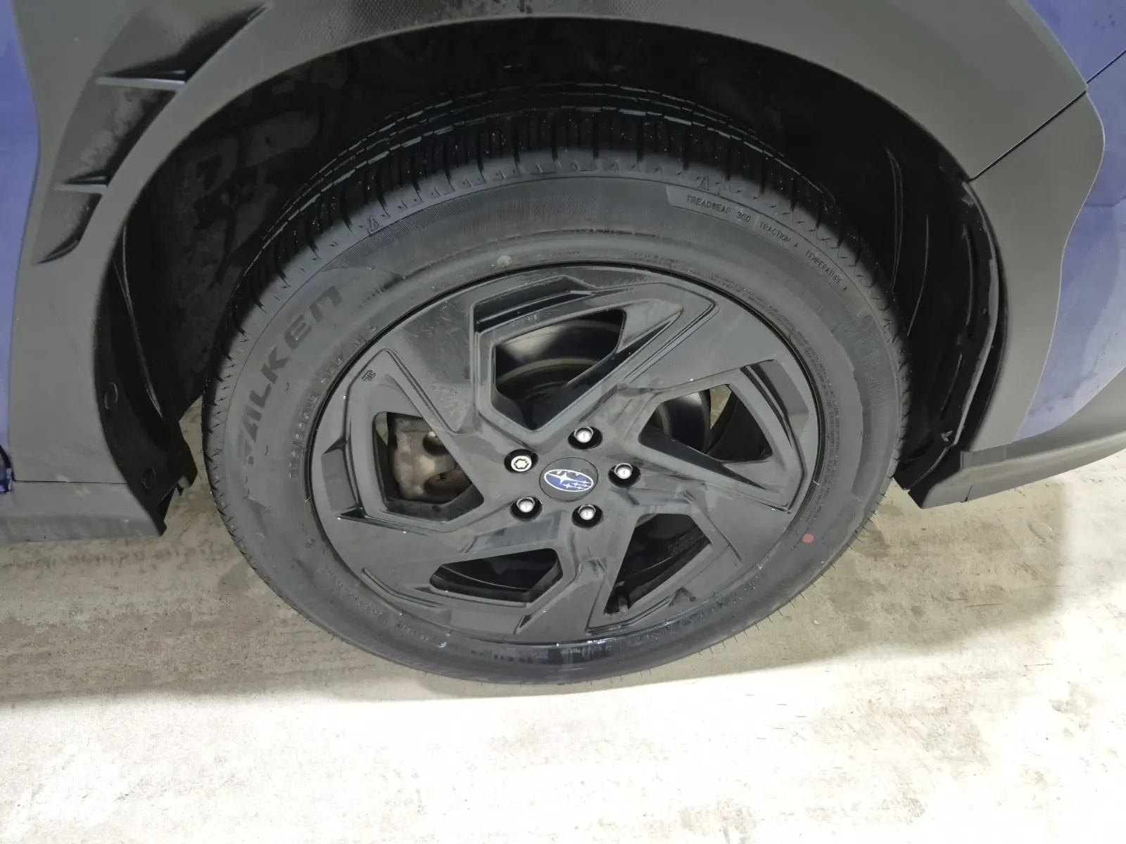 Right Front Wheel/Tire Photo