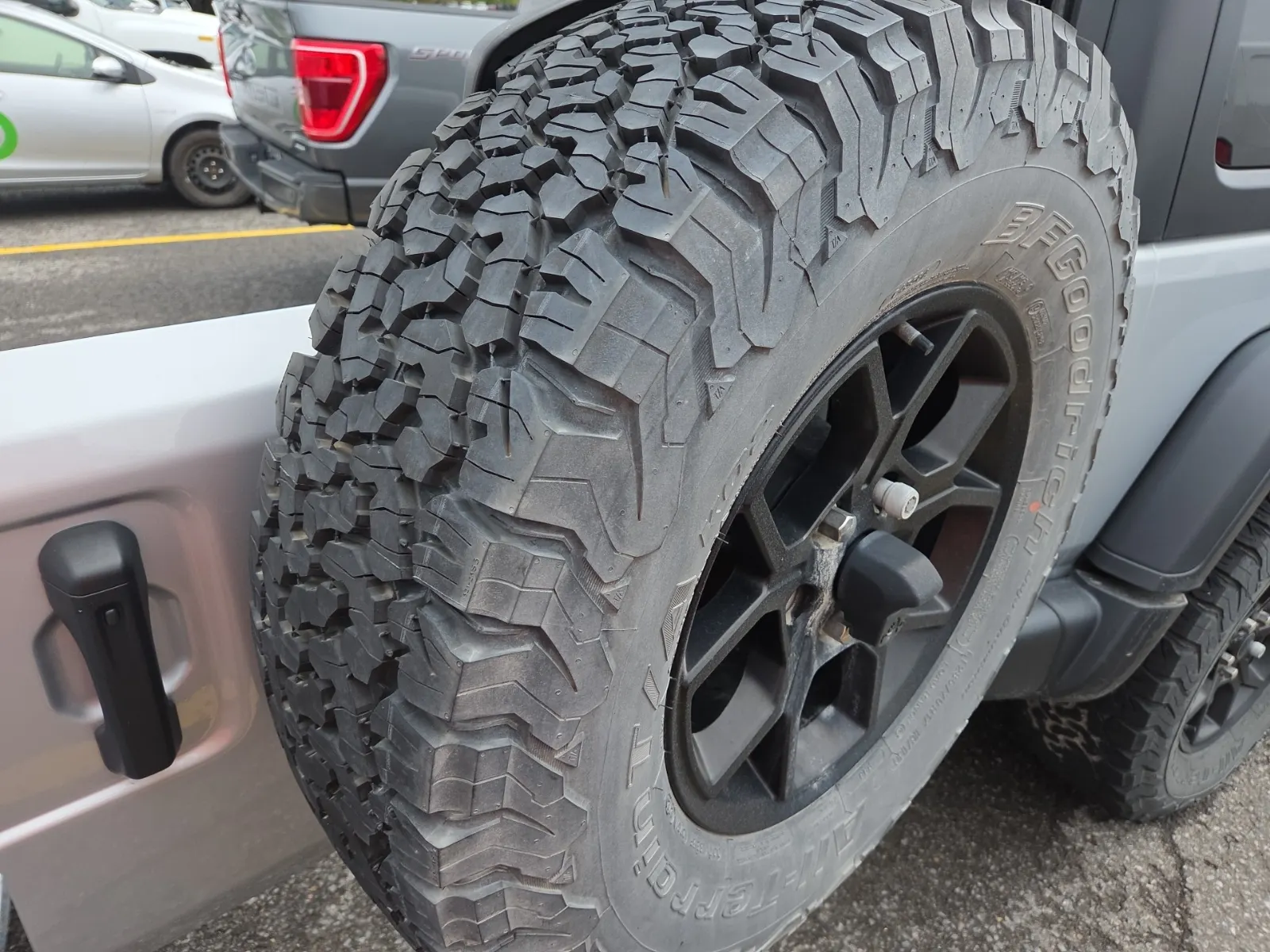 Spare Tire & Wheel Photo