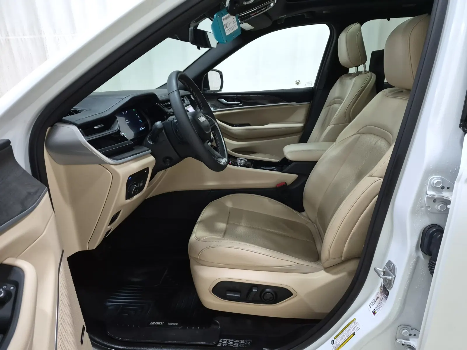 Front Interior Photo