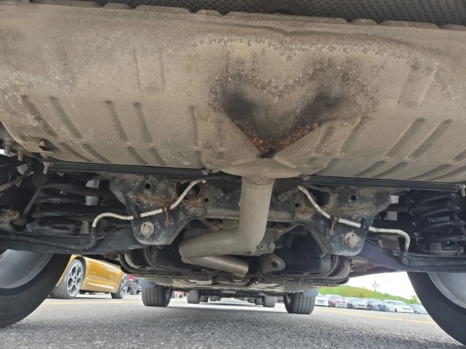 Undercarriage - Rear Photo