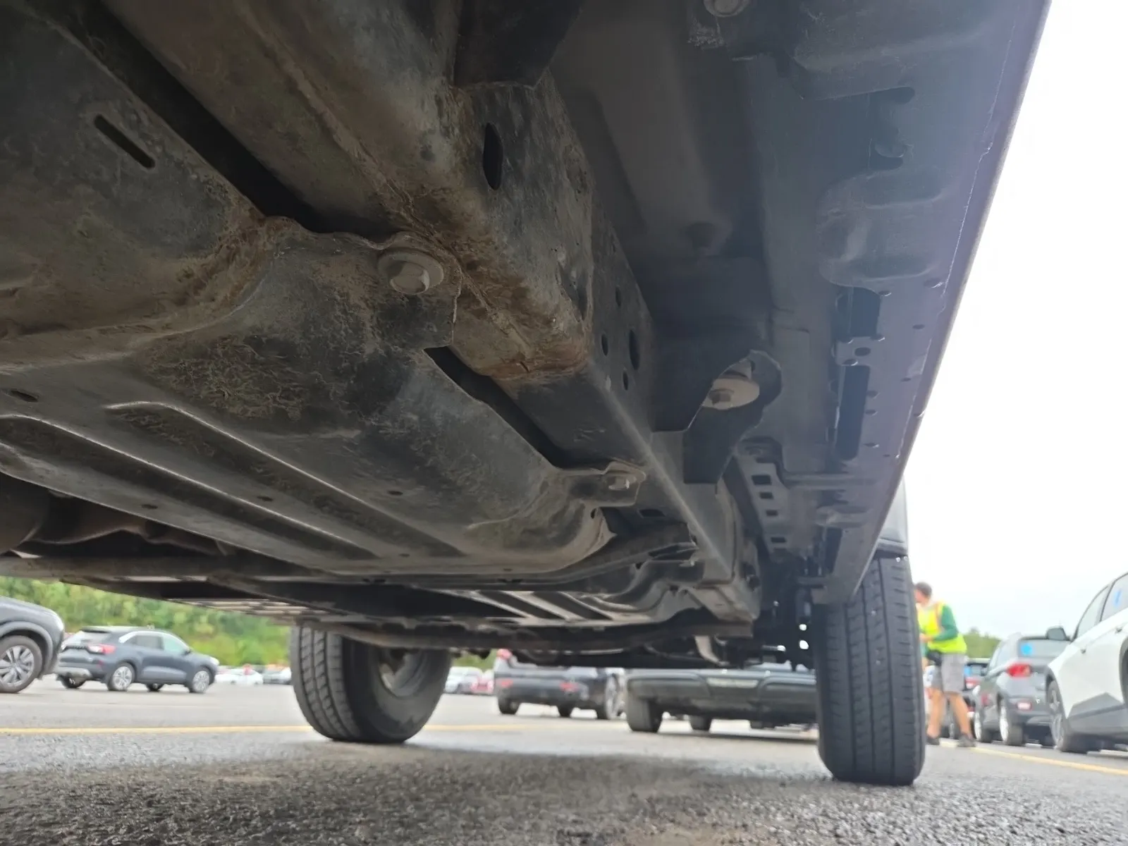 Undercarriage - Passenger Photo