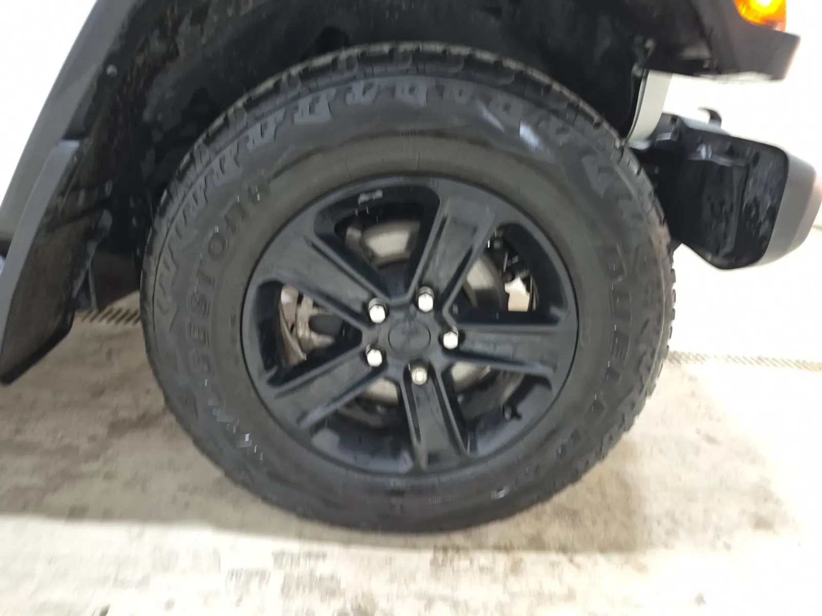 Right Front Wheel/Tire Photo