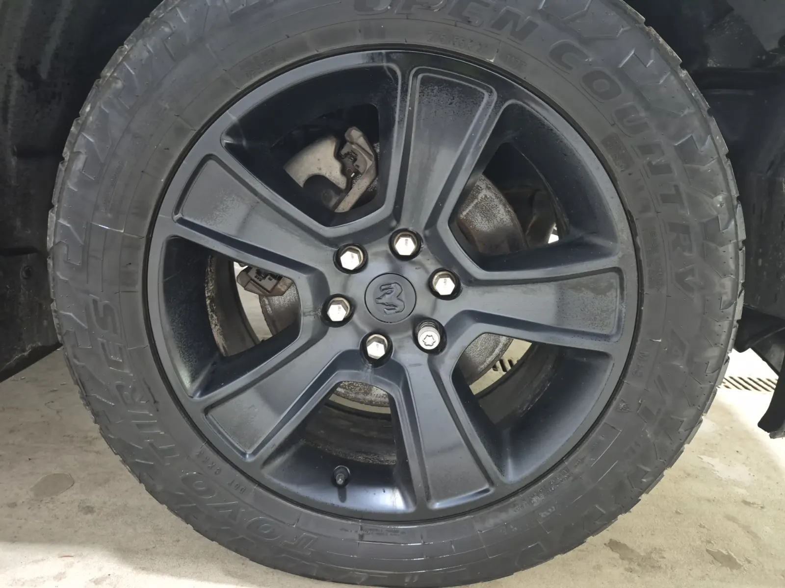 Right Front Wheel/Tire Photo
