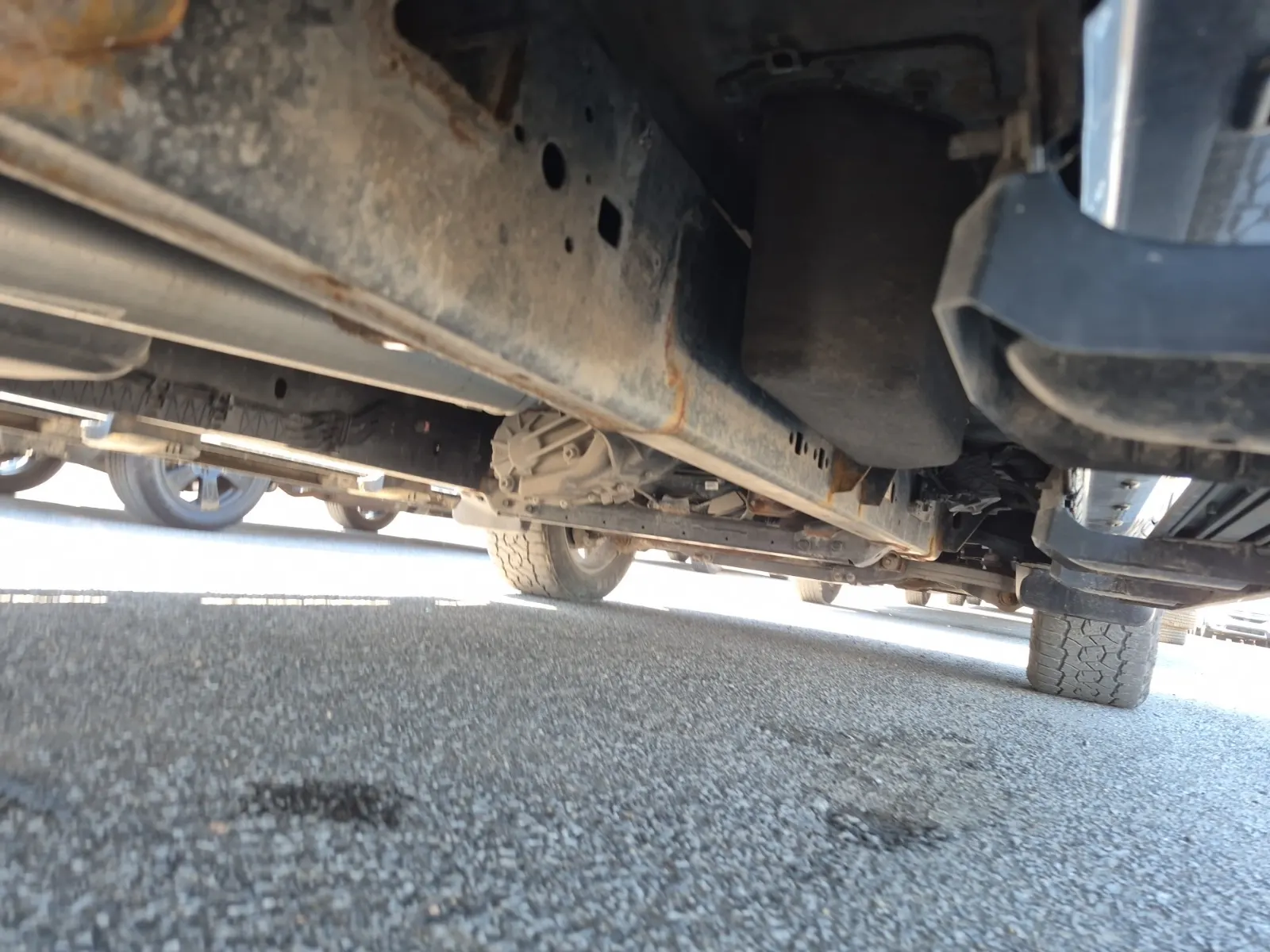 Undercarriage - Passenger Photo
