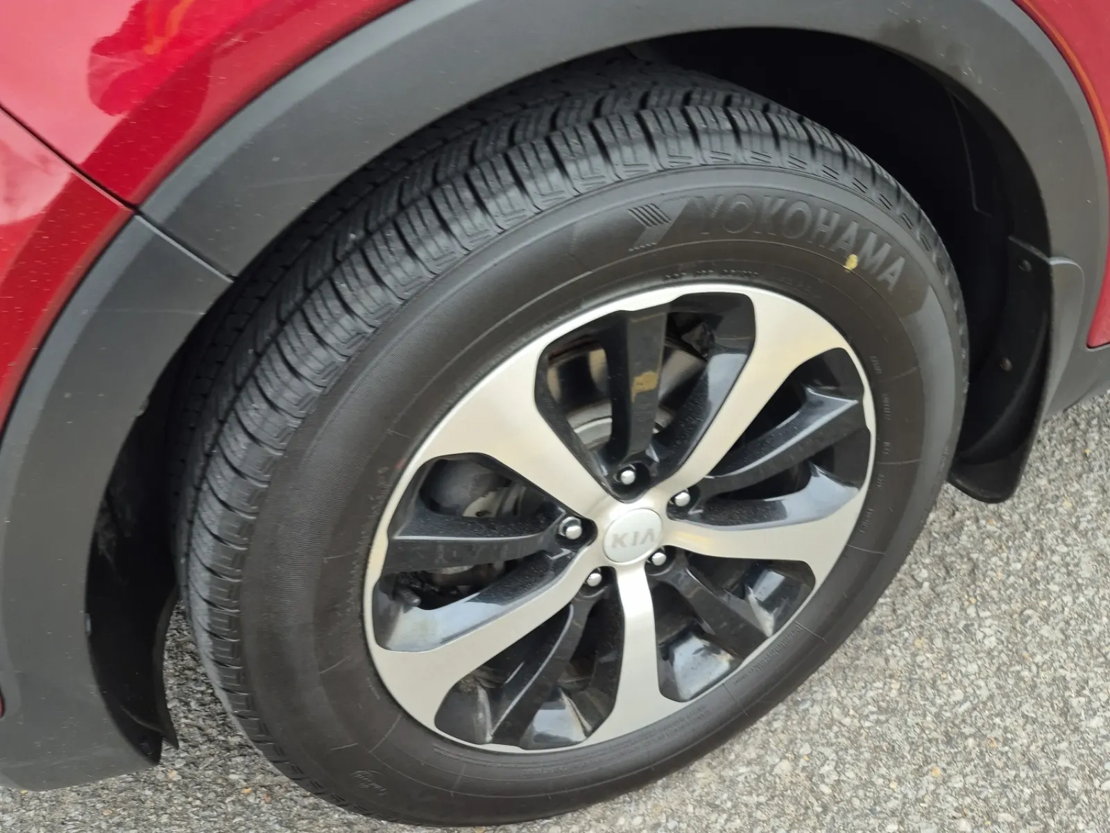 Front driver wheel/tire photo