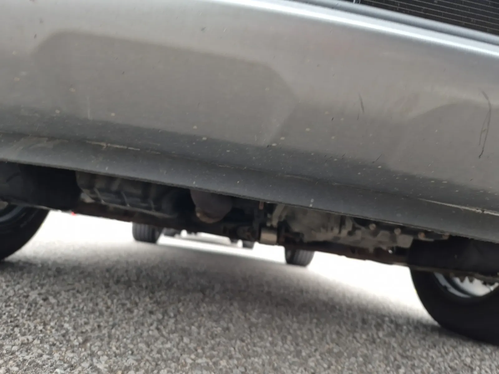 Undercarriage - Front Photo