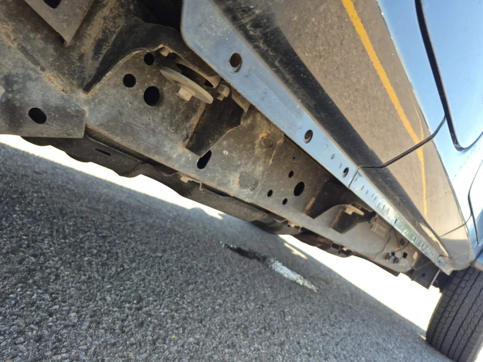 Undercarriage - Passenger Photo