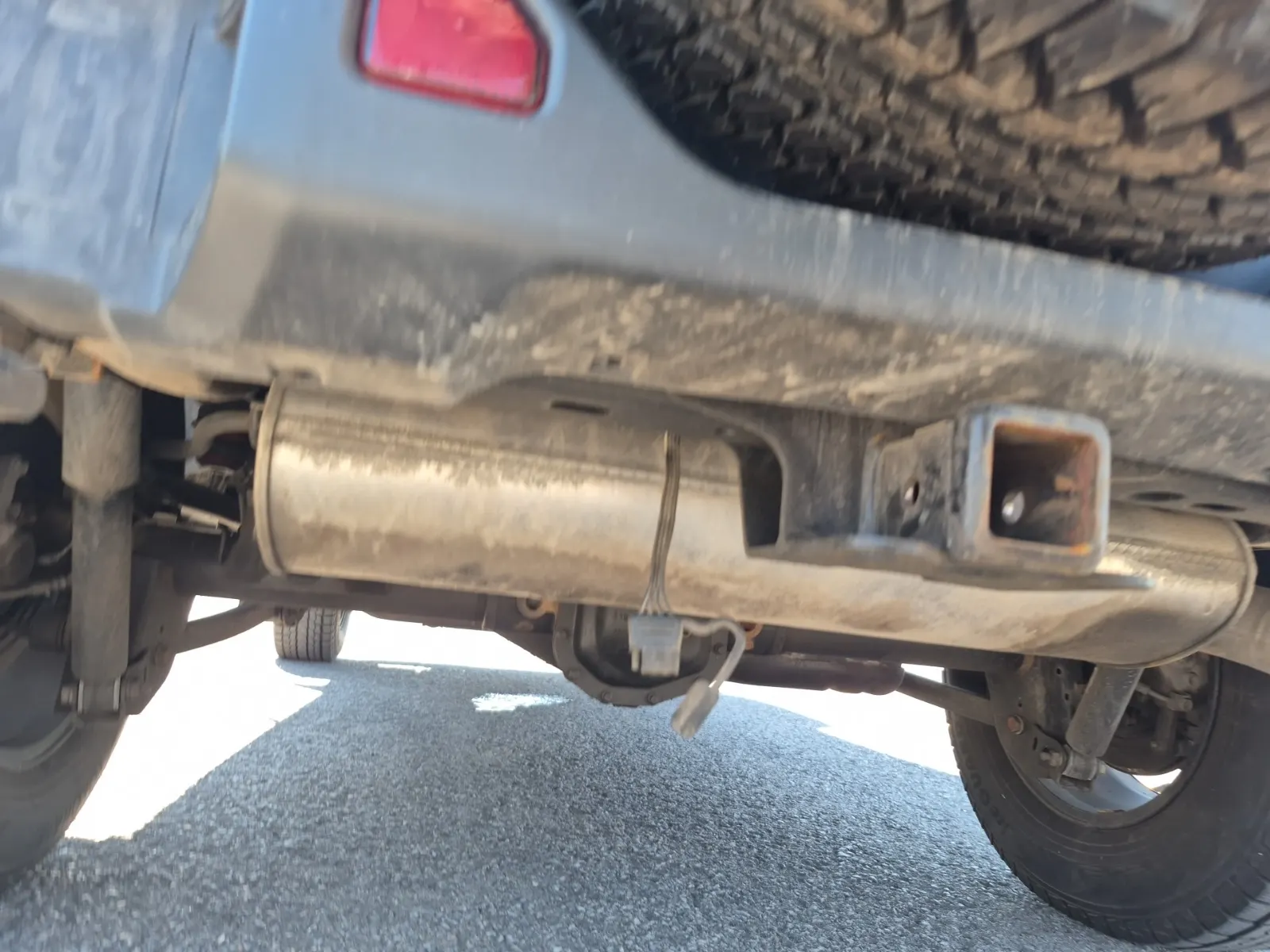 Undercarriage - Rear Photo
