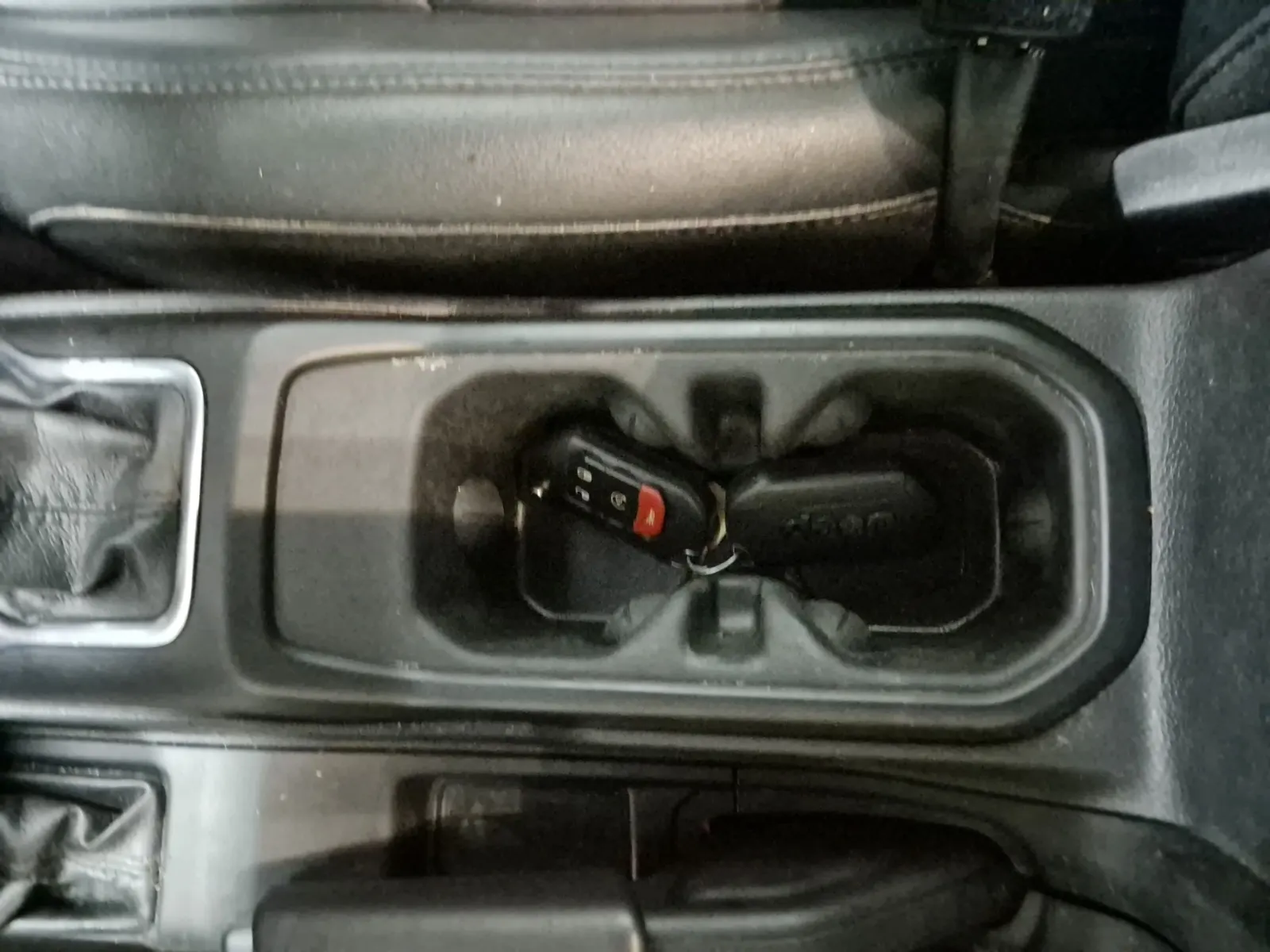 Keys/Fobs/Manual Photo