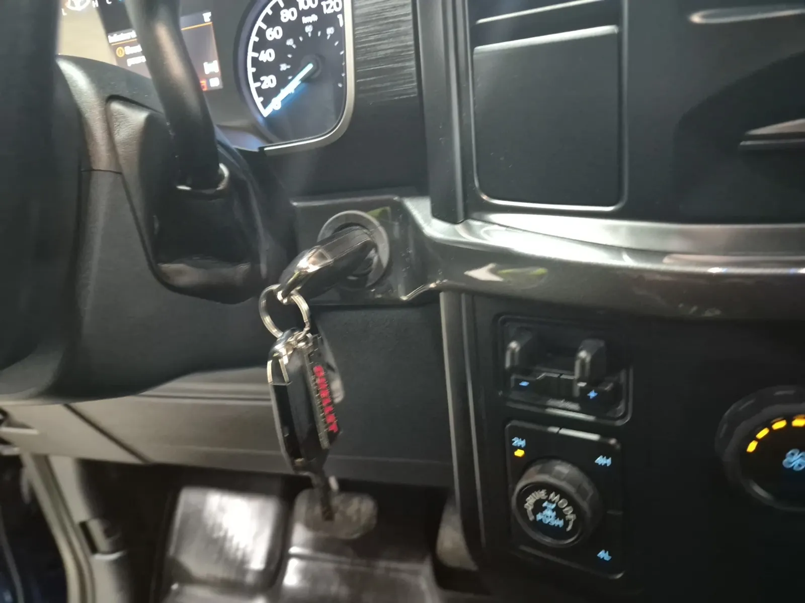 Keys/Fobs/Manual Photo