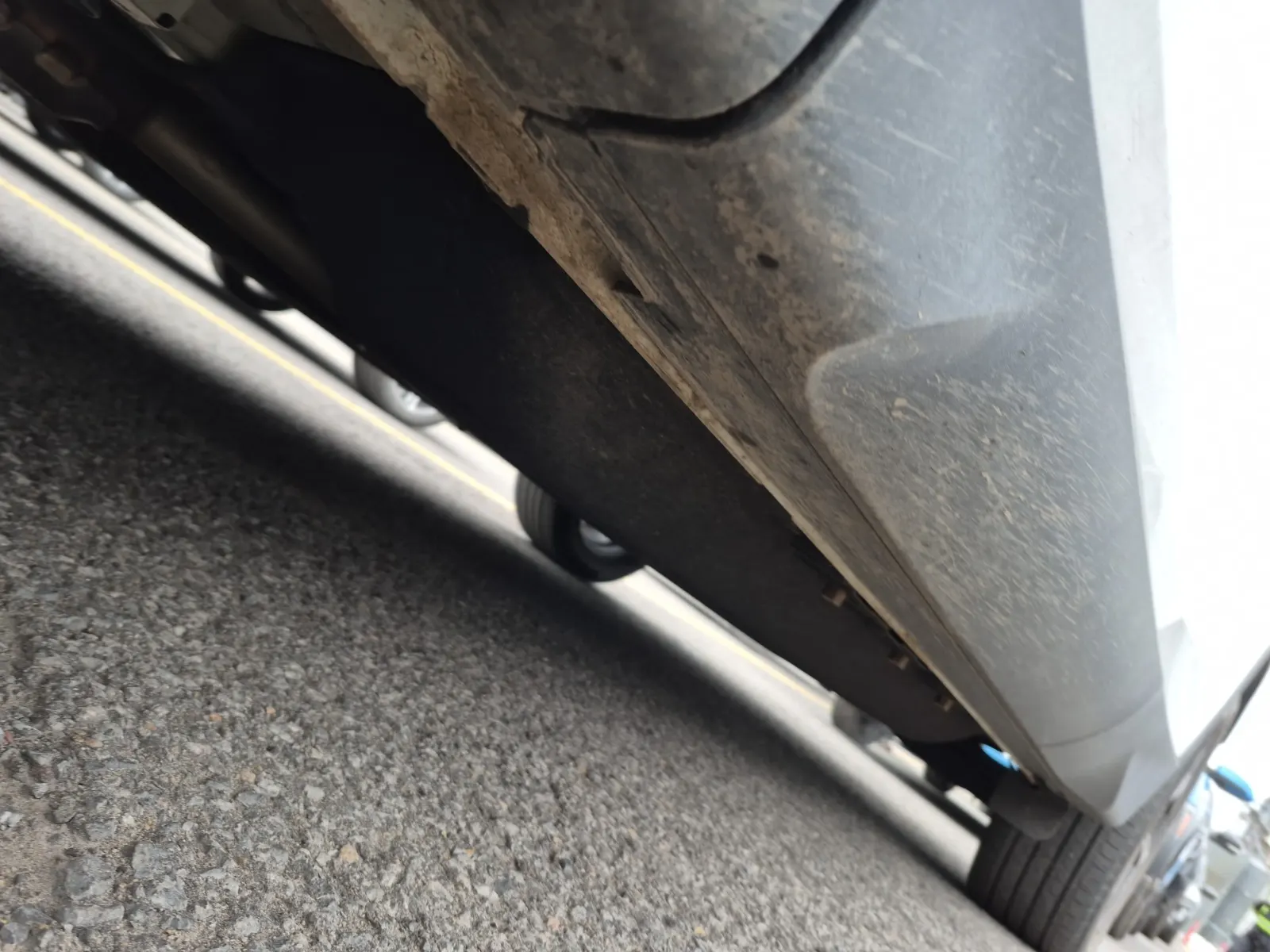 Undercarriage - Driver Photo