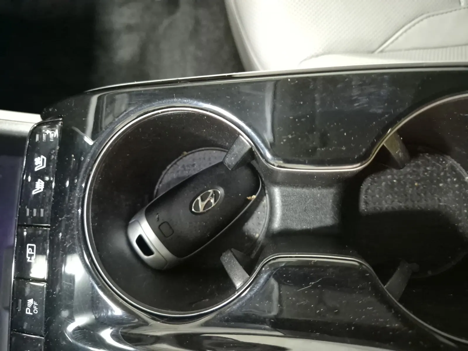 Keys/Fobs/Manual Photo