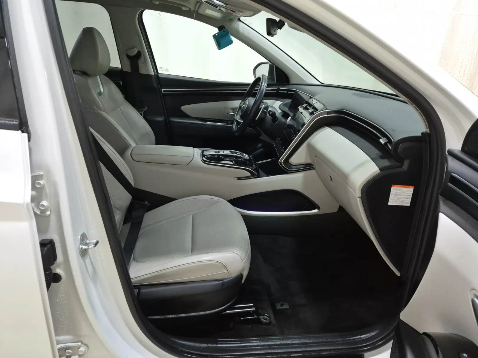 Right Side Interior Photo