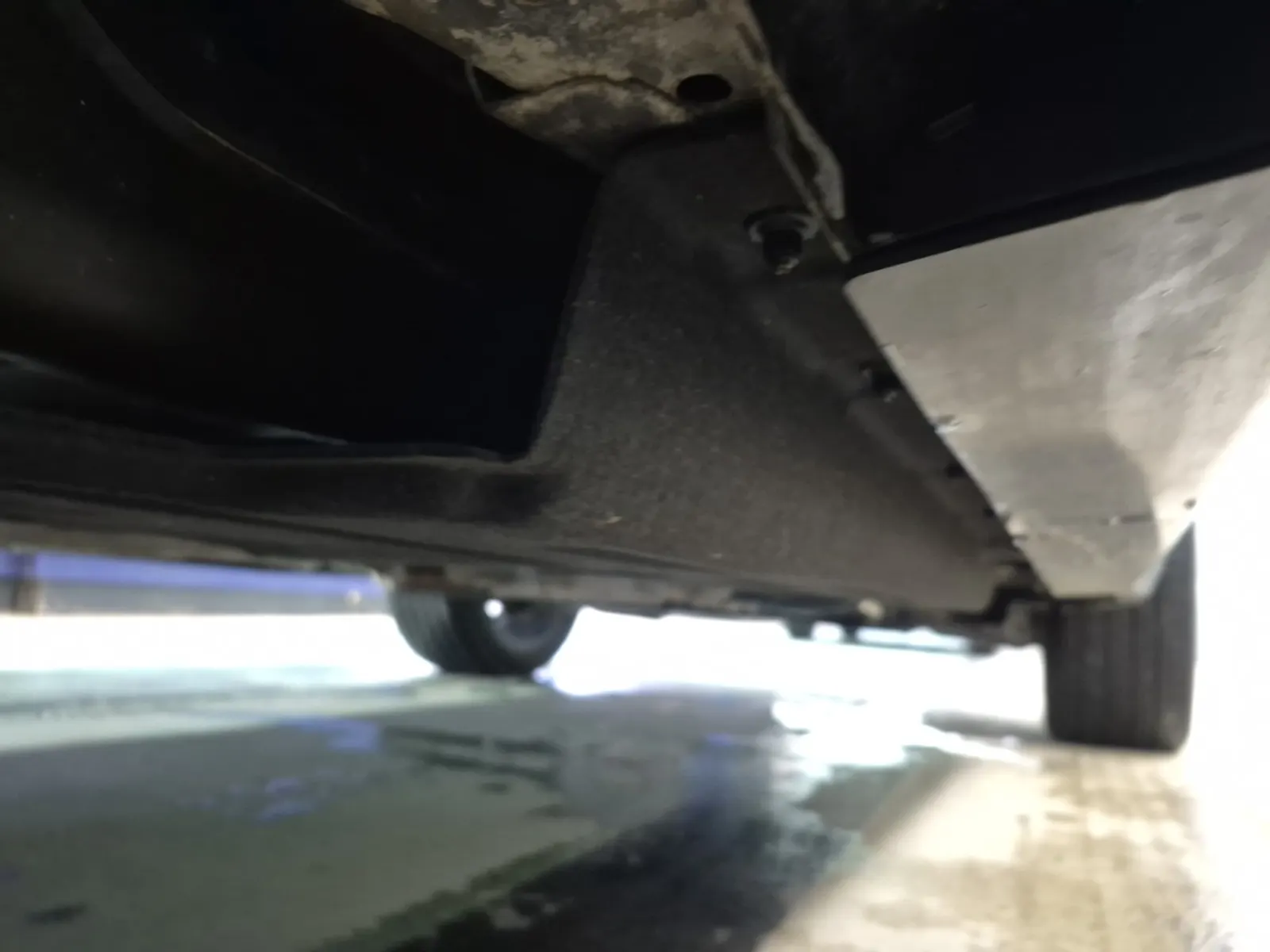 Undercarriage - Passenger Photo