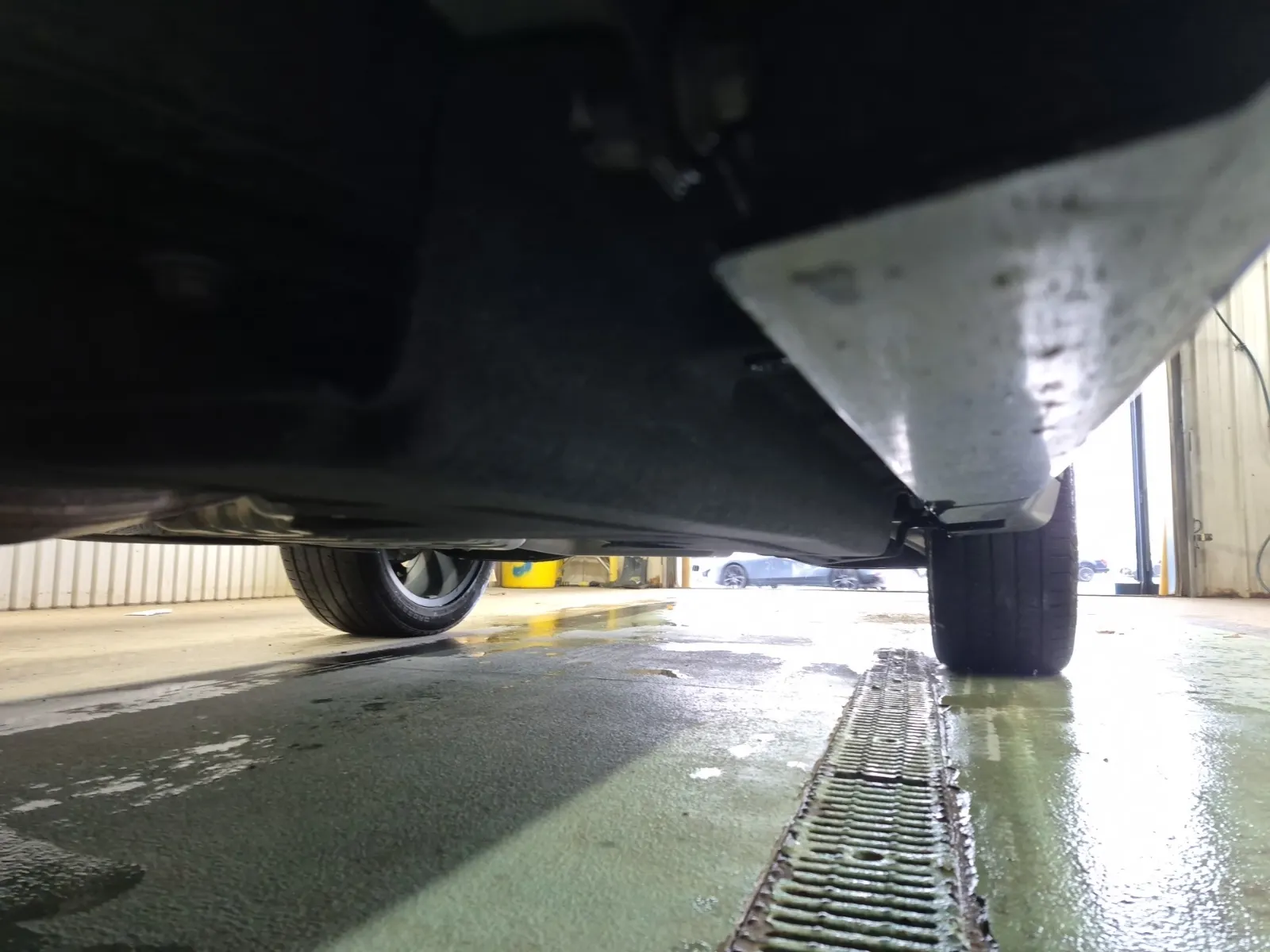 Undercarriage - Driver Photo