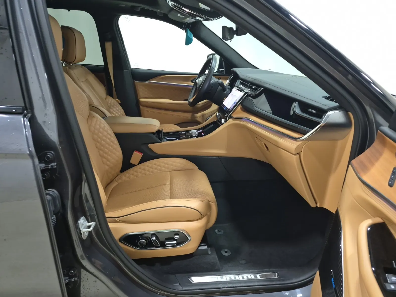 Right Side Interior Photo