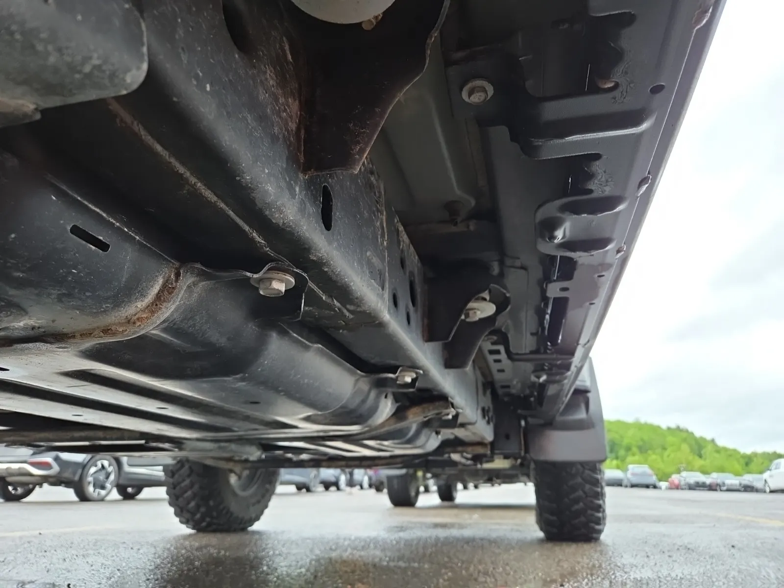 Undercarriage - Passenger Photo