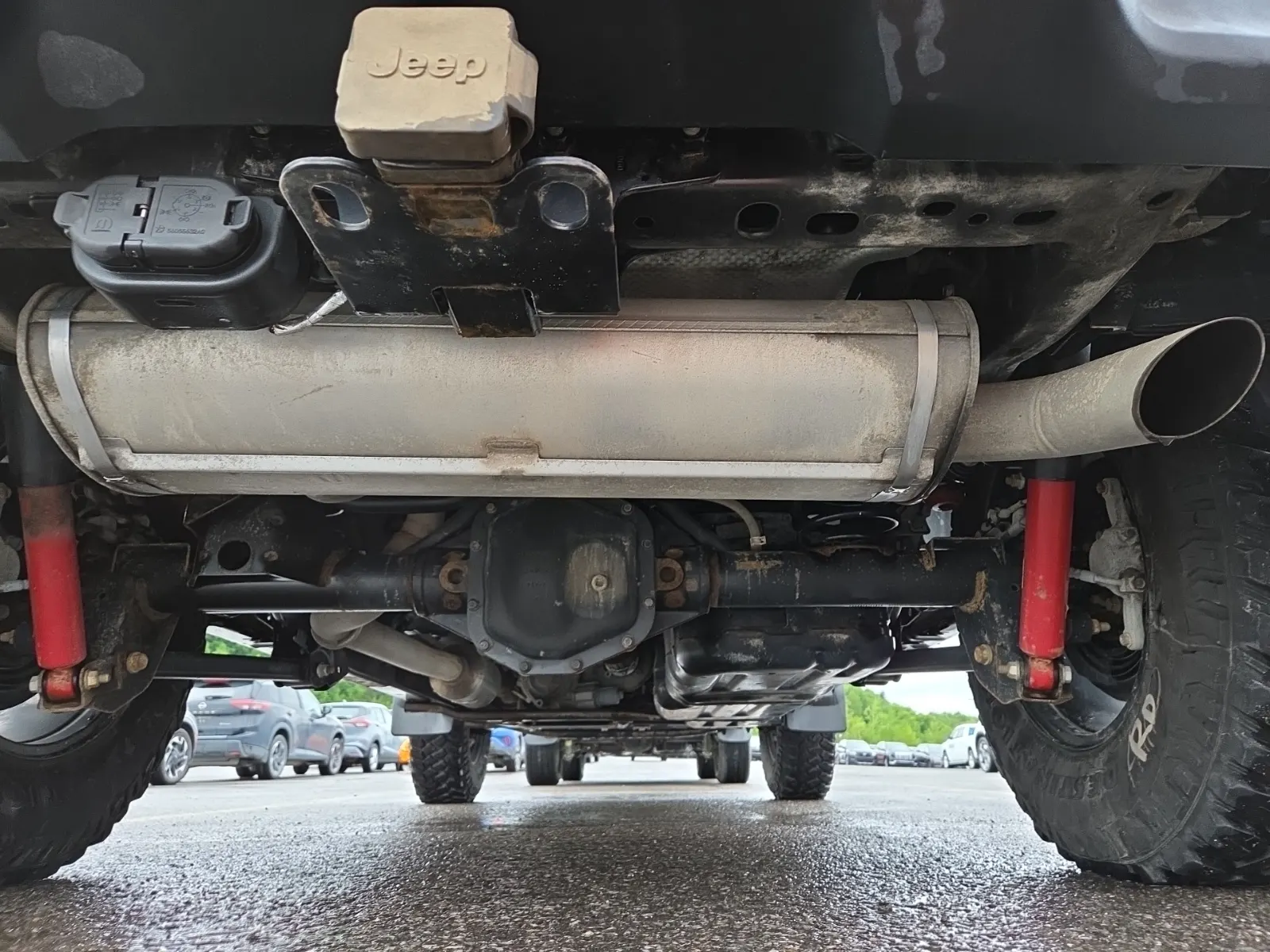 Undercarriage - Rear Photo