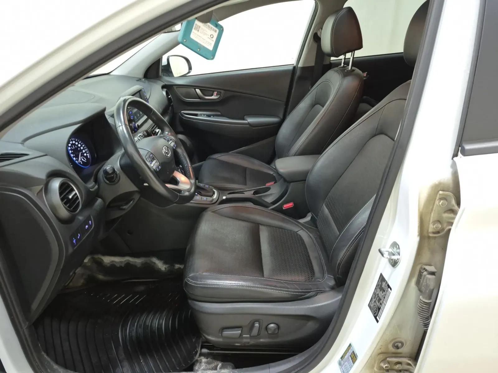 Front Interior Photo
